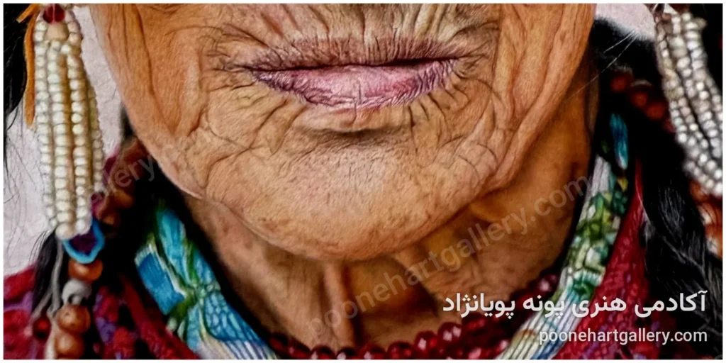 جزئیات لب و چین و چروک پوست در پرتره مداد رنگی